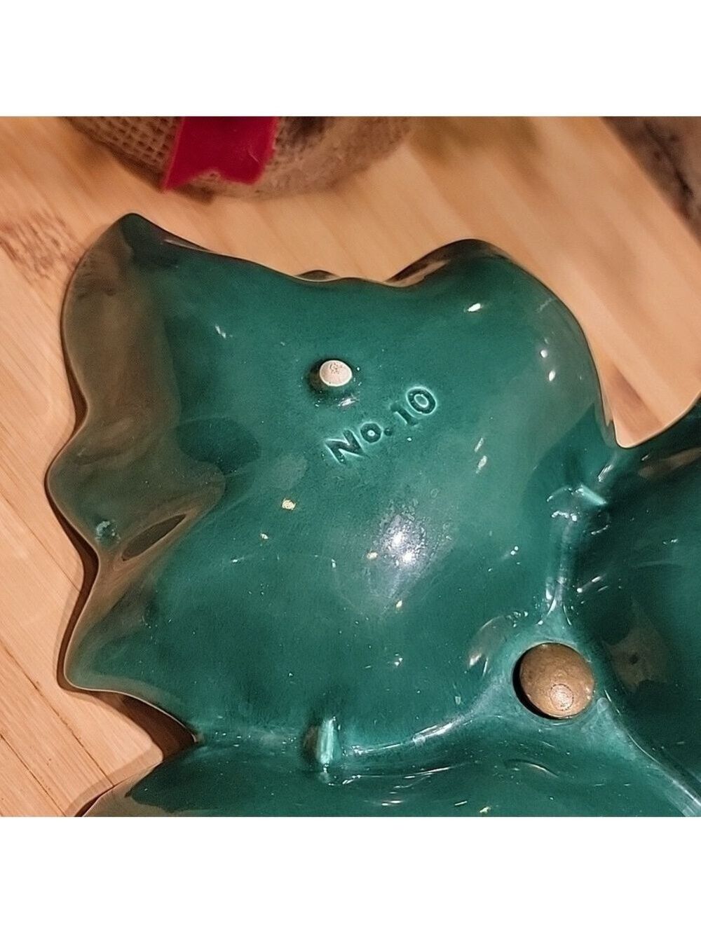 Vintage holiday leaf relish / candy dish - Picture 4 of 5